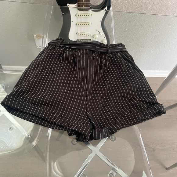 High Waist Black and White Striped Shorts - Picture 3 of 3
